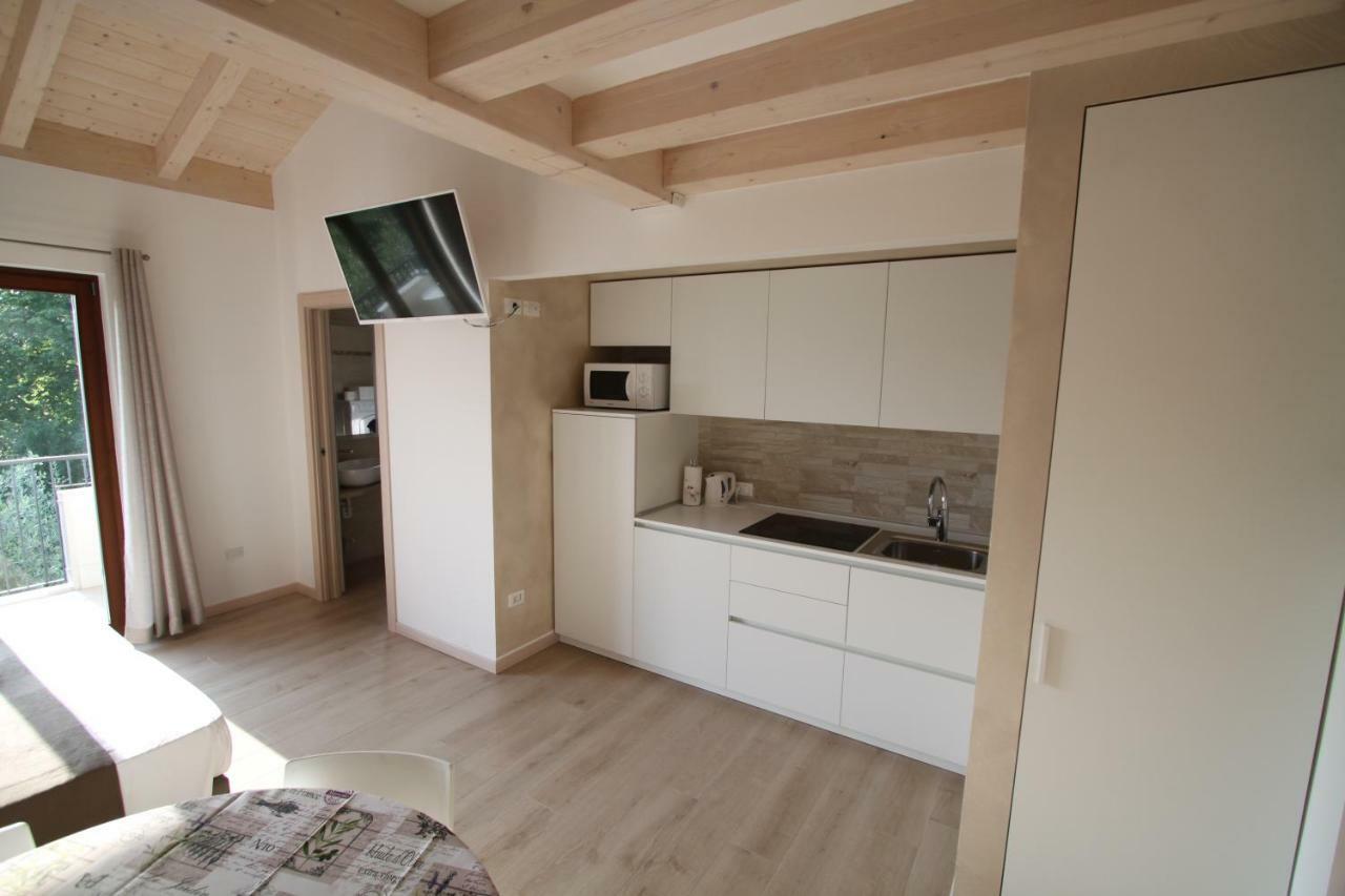 La Casa Bianca Loc.Turistica Lägenhet Peschiera del Garda Exteriör bild